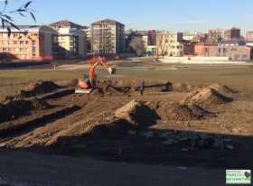 I lavori di preparazione del terreno per i giardini edibili 